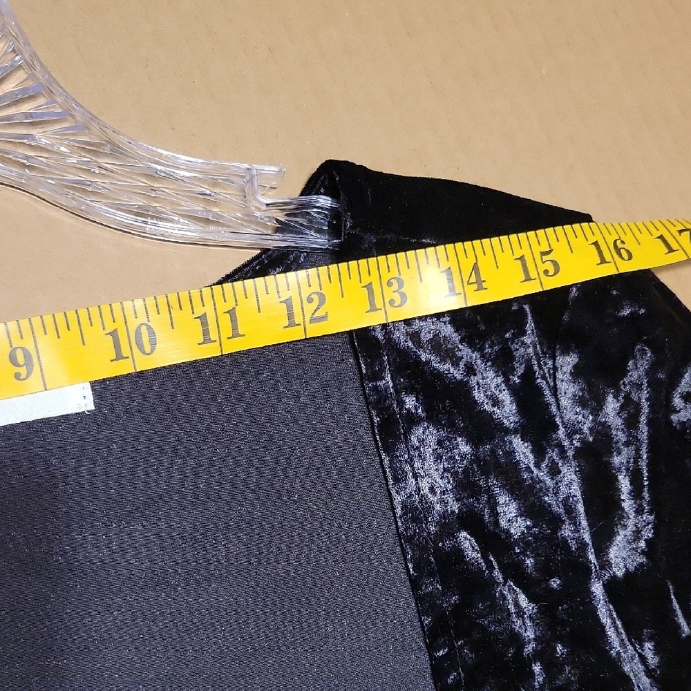 Madden NYC XXL(19) Black Velvet Crop  Stretch Bra Top With Heart Detail . - Picture 9 of 13
